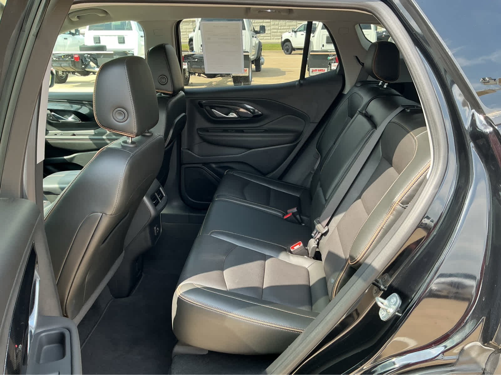 Used 2023 Ebony Twilight Metallic GMC AT4 image 15