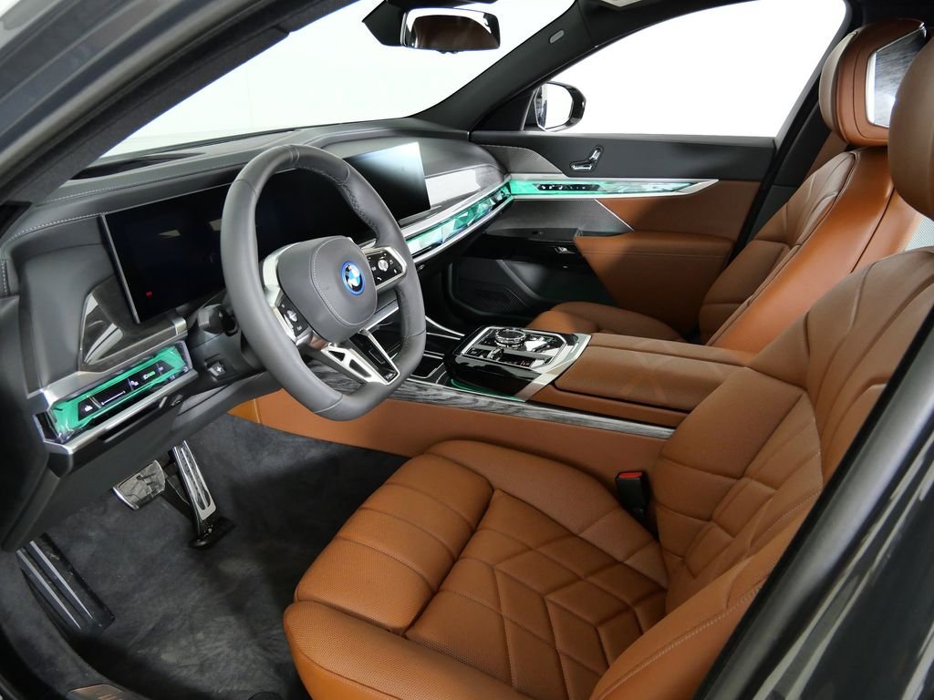 2025 BMW 7 Series 750e - Photo 34