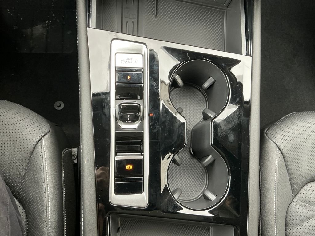 New 2026 Black Volkswagen 2.0T SE w/Technology image 16