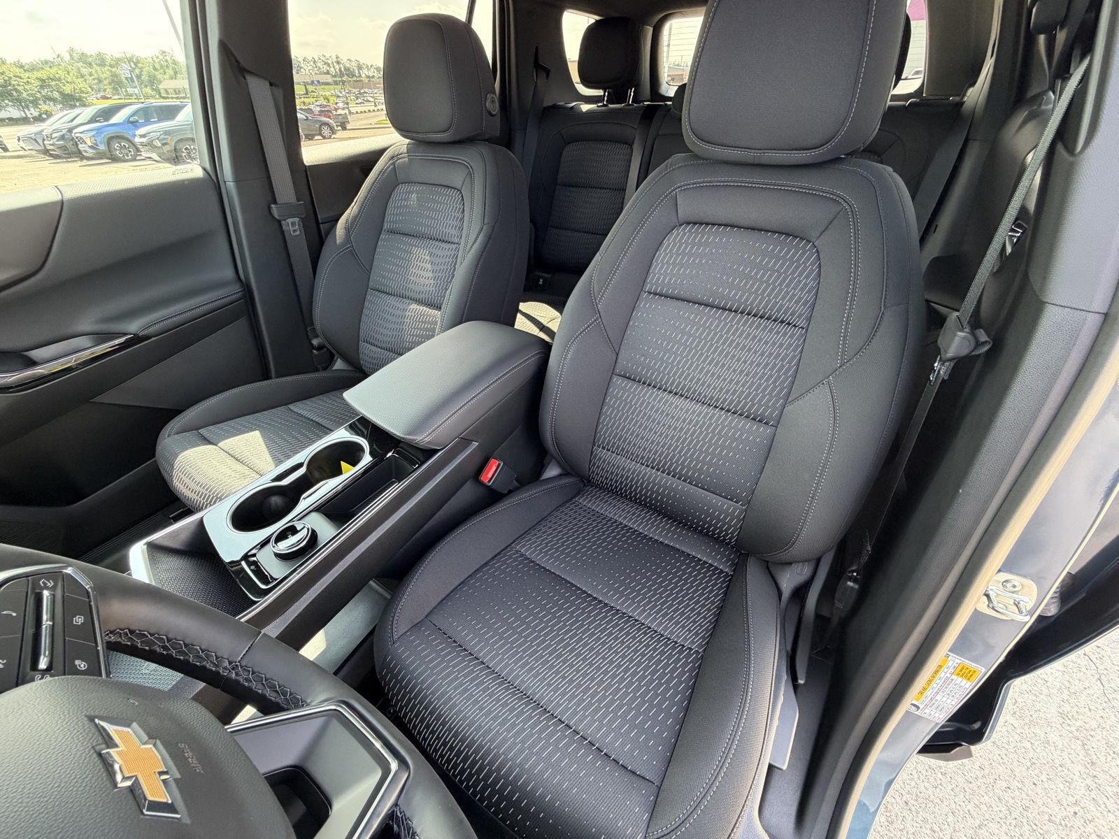 2027 Chevrolet Equinox LT - Photo 21