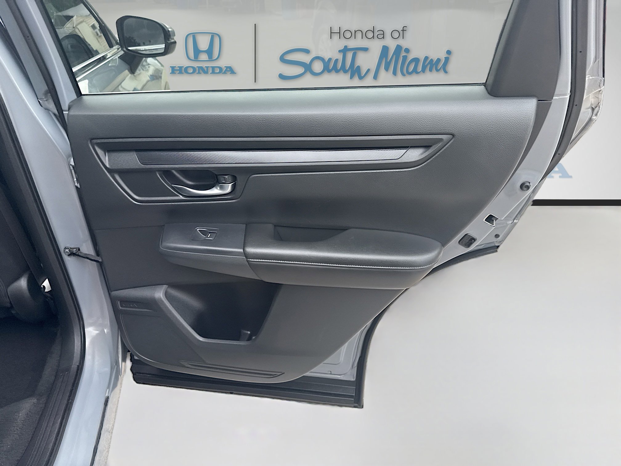 2025 Honda CR-V LX - Photo 30