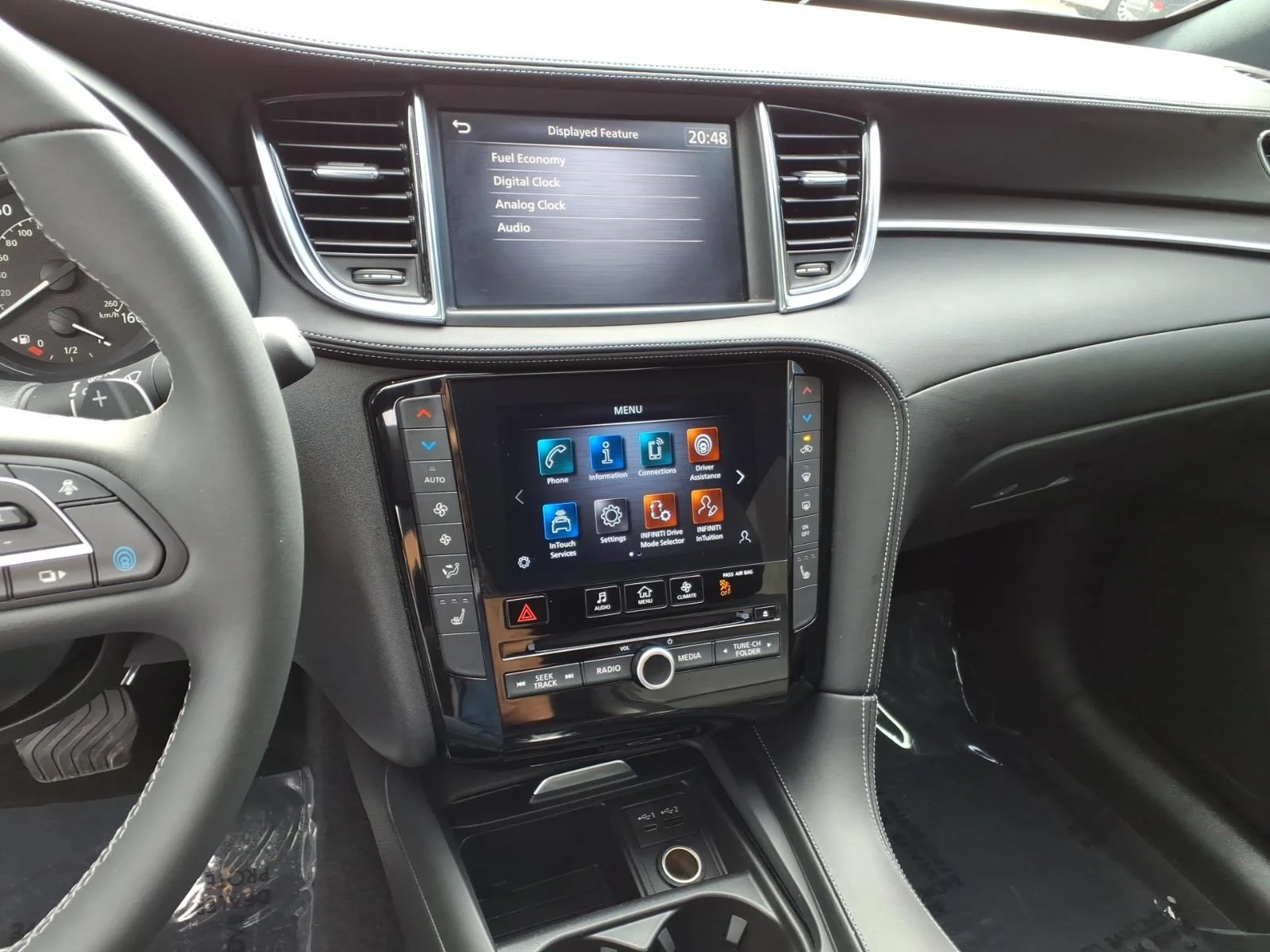 Used 2023 Black Obsidian INFINITI Luxe image 8
