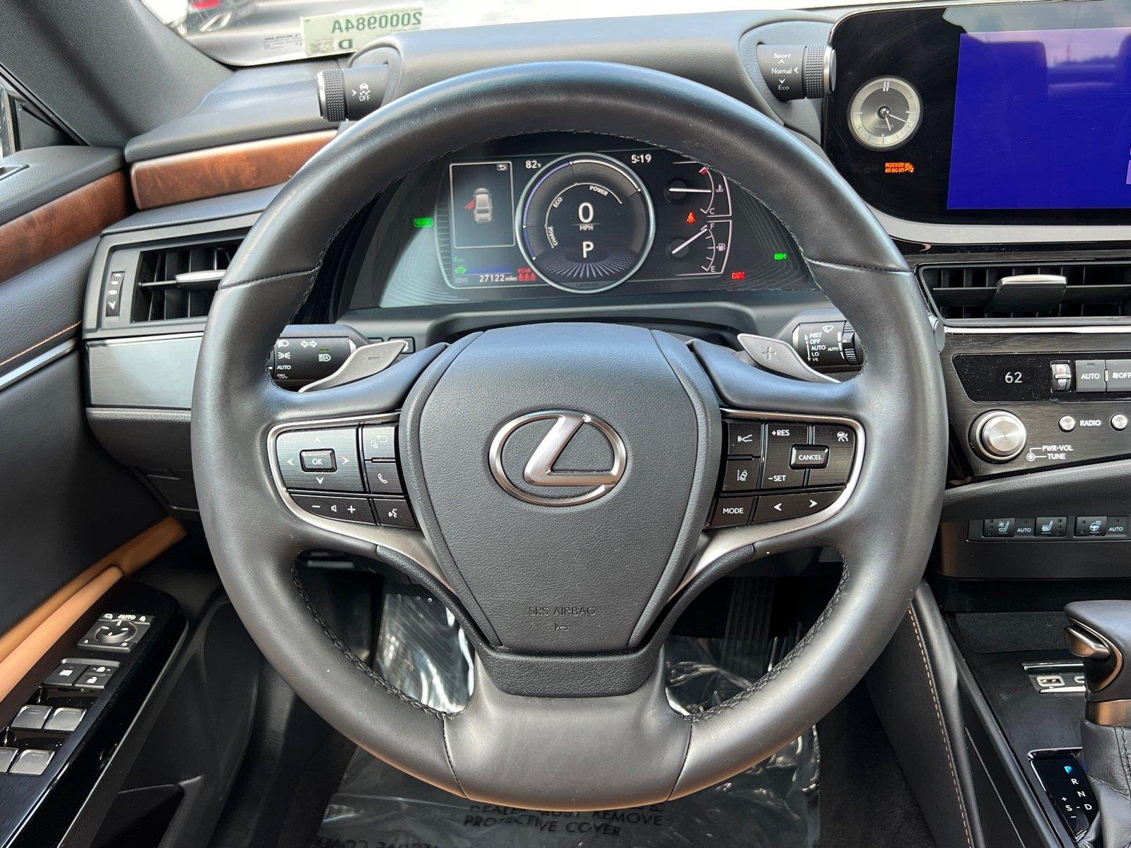 Used 2025 Eminent White Pearl Lexus ES 300h image 24