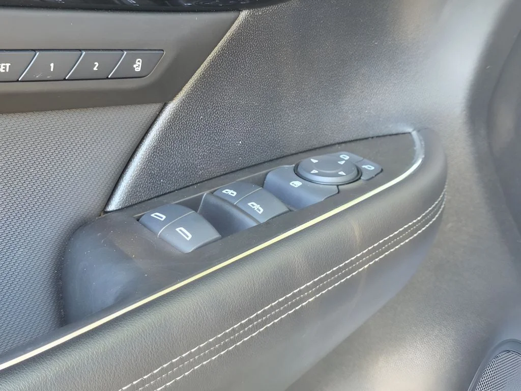 Used 2024 White Frost Tricoat Buick Preferred image 15