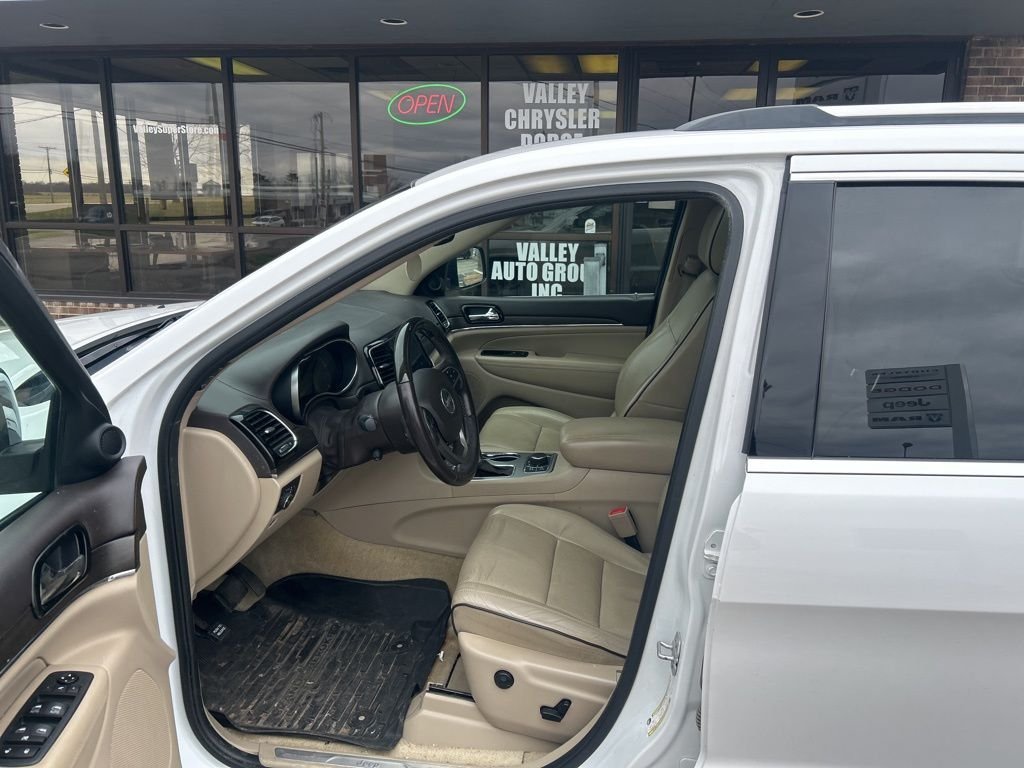 Used 2019 White Jeep Overland image 15