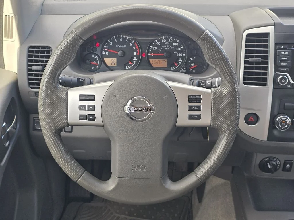 Used 2016 Glacier White Nissan SV image 17