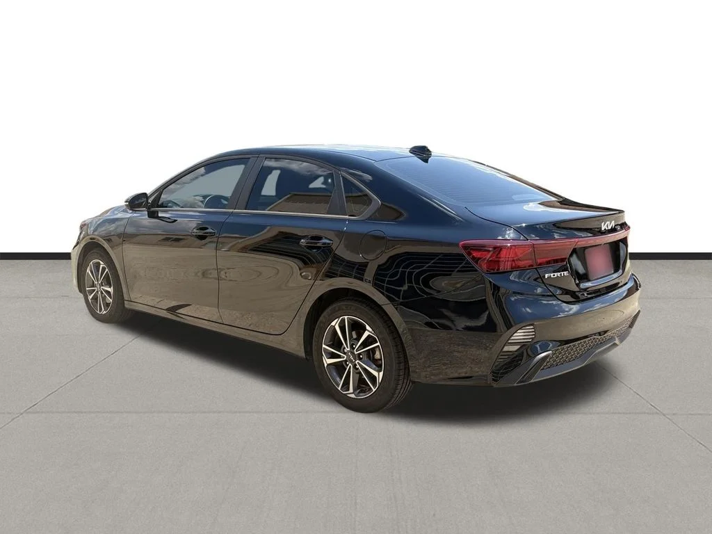 Used 2023 Aurora Black Pearl Kia LXS image 7