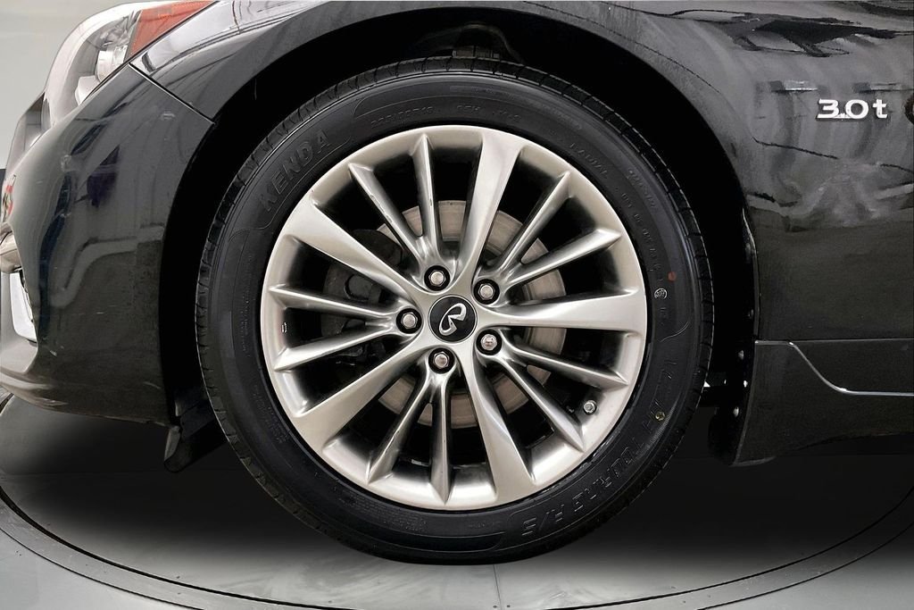 Used 2018 Black INFINITI 3.0t LUXE image 12