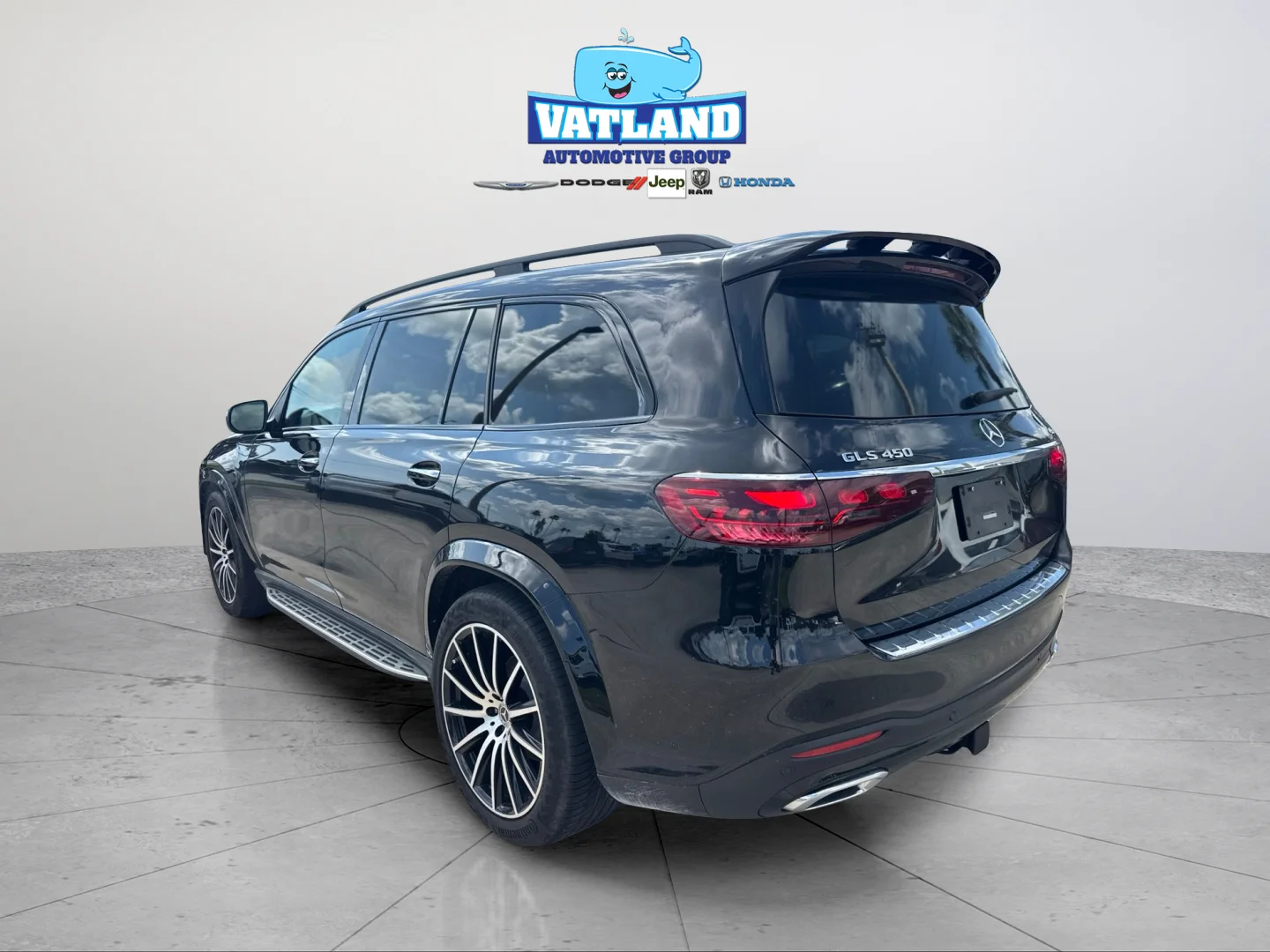 Used 2025 Black Mercedes-Benz GLS 450 image 3