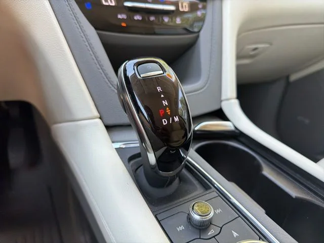 Used 2024 White Cadillac Premium Luxury image 19