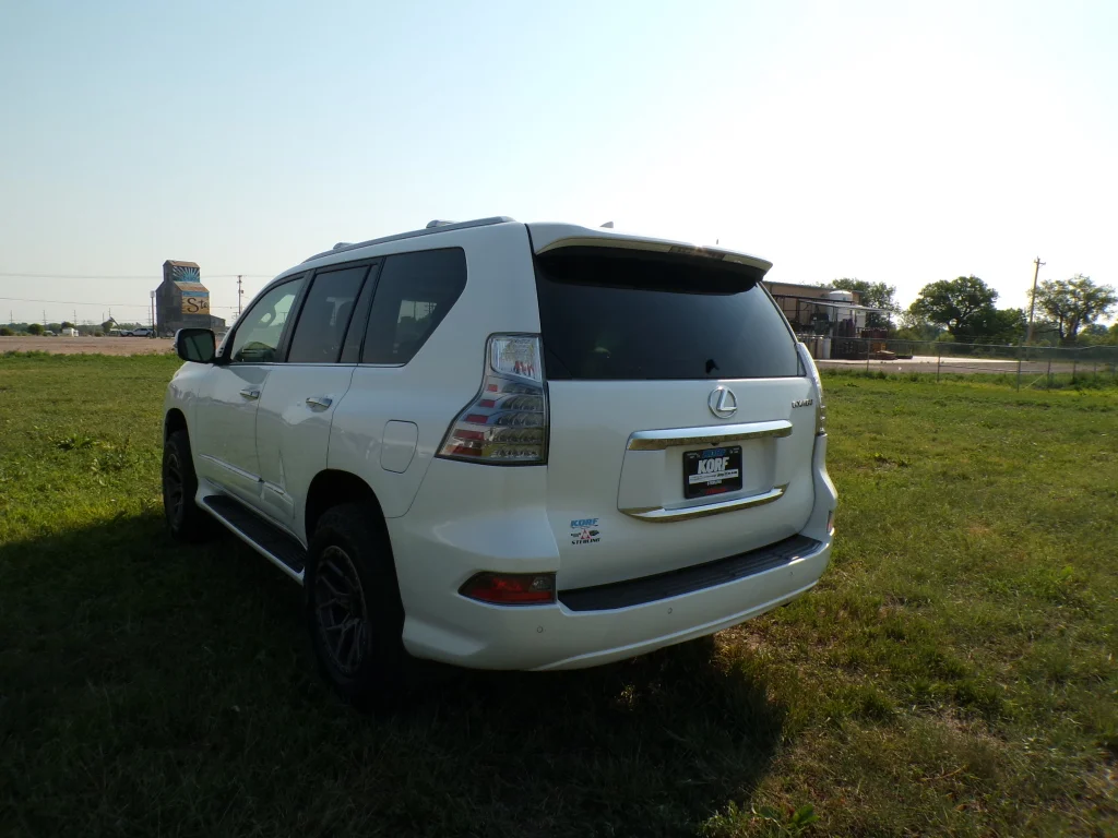 Used 2016 Starfire Pearl Lexus Base image 7