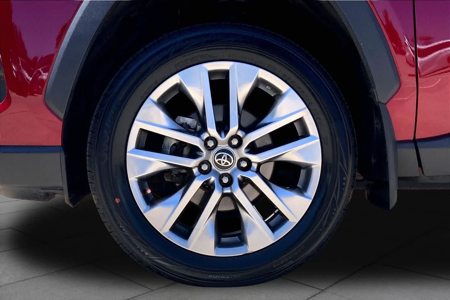 Used 2024 Ruby Flare Pearl Toyota XLE Premium image 11