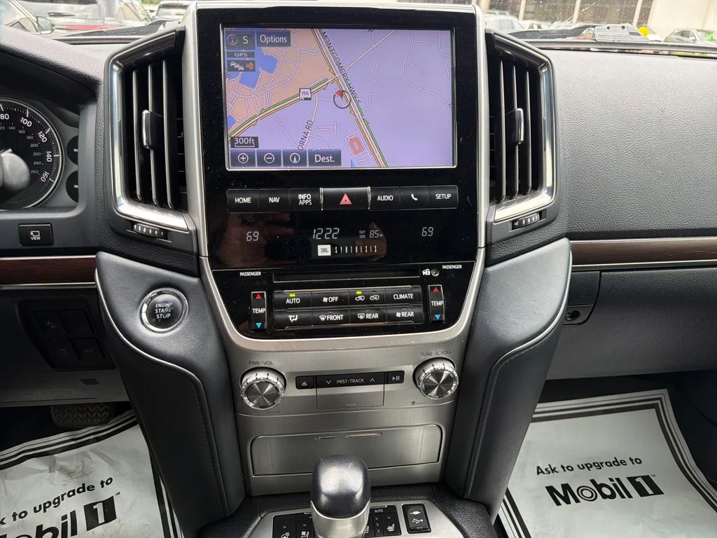 Used 2018 Blizzard Pearl Toyota  image 47