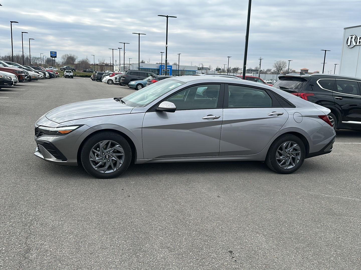 Certified 2025 Hyundai Elantra Blue with VIN KMHLM4DJ4SU179002 for sale in Kansas City