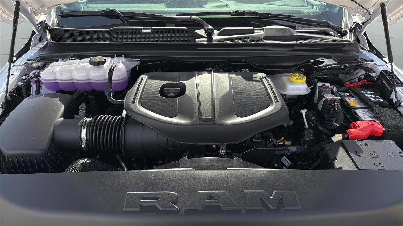 New 2026 Bright White Clear-Coat Exterior Paint RAM Laramie image 26