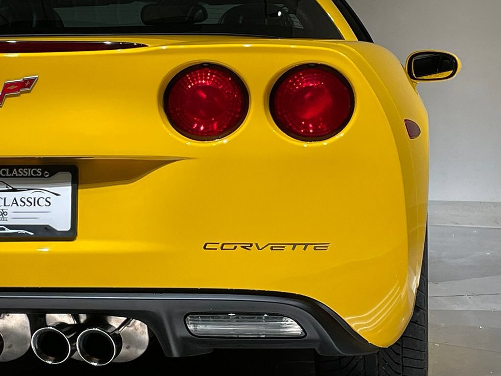 Used 2005 Millenium Yellow Chevrolet BASE image 9