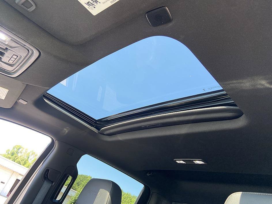 Used 2020 Summit White GMC AT4 image 17