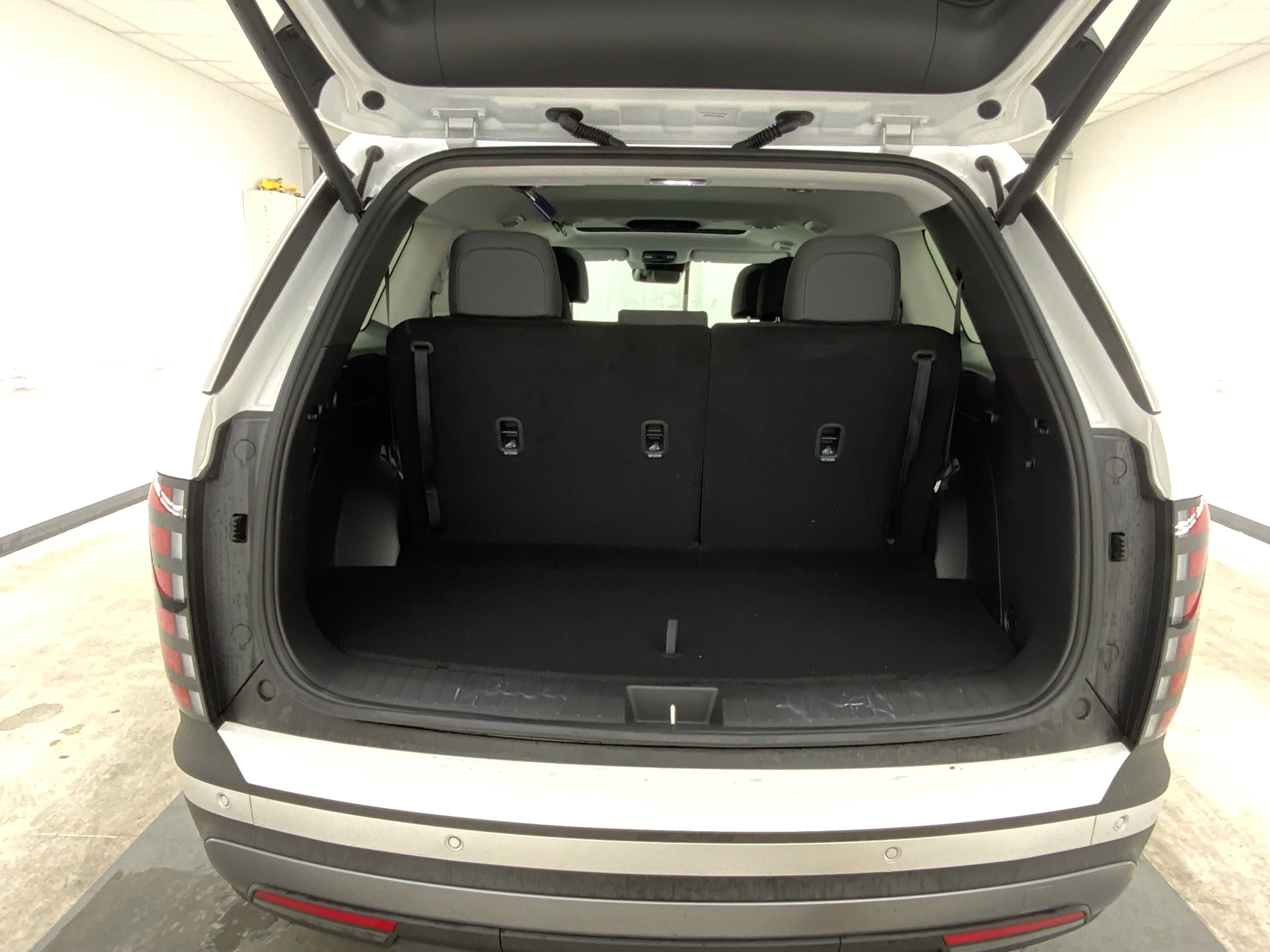 New 2026 Creamy White Pearl Hyundai SEL Premium 7P image 7