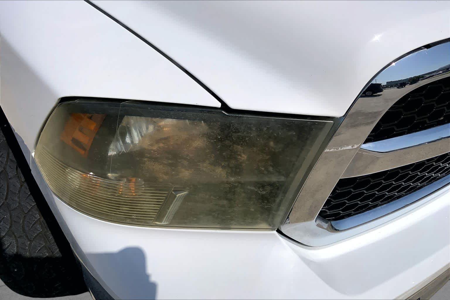 Used 2019 Bright White Clearcoat Ram SLT image 26