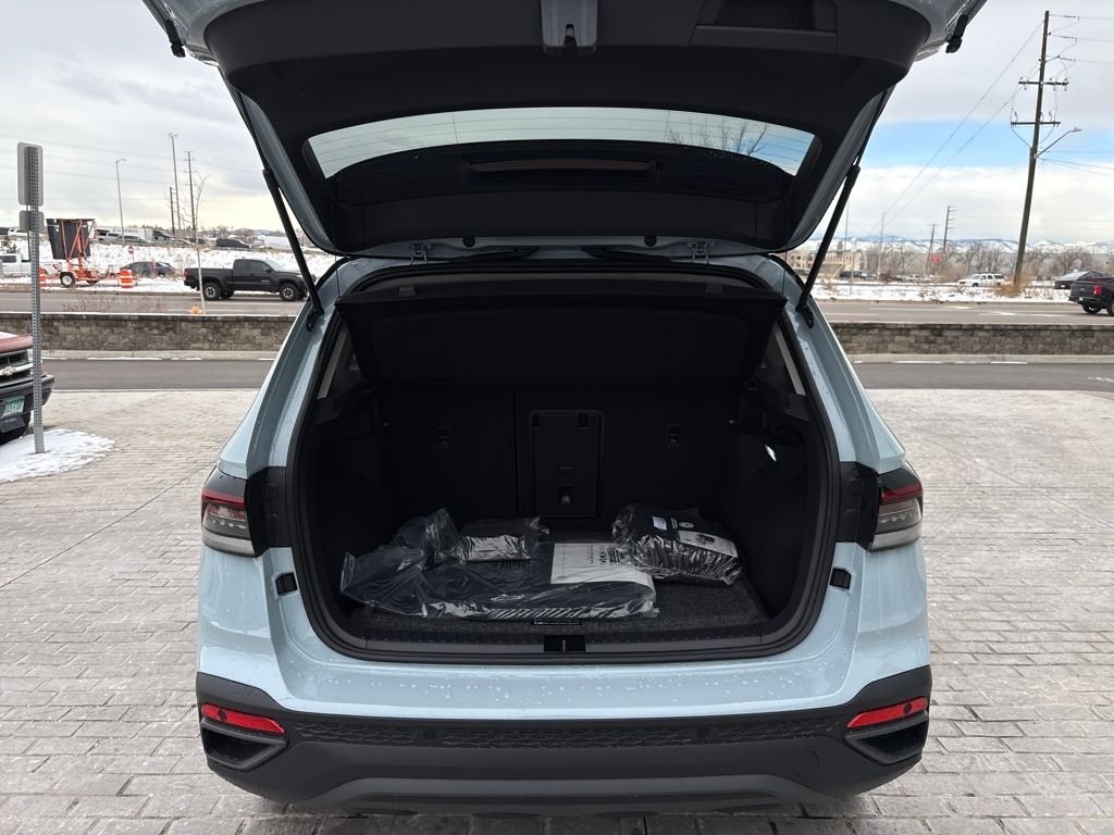 New 2026 Monument Gray w/Dp Blk Rf Volkswagen 1.5T SE Black image 22