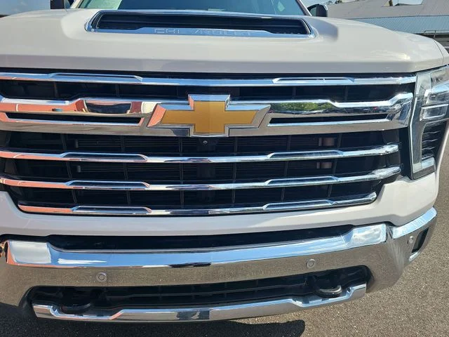 Used 2024 White Chevrolet LTZ image 34