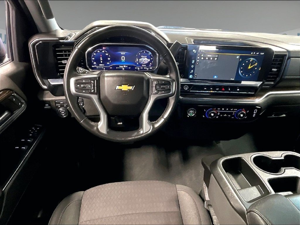Used 2024 Black Chevrolet LT image 17