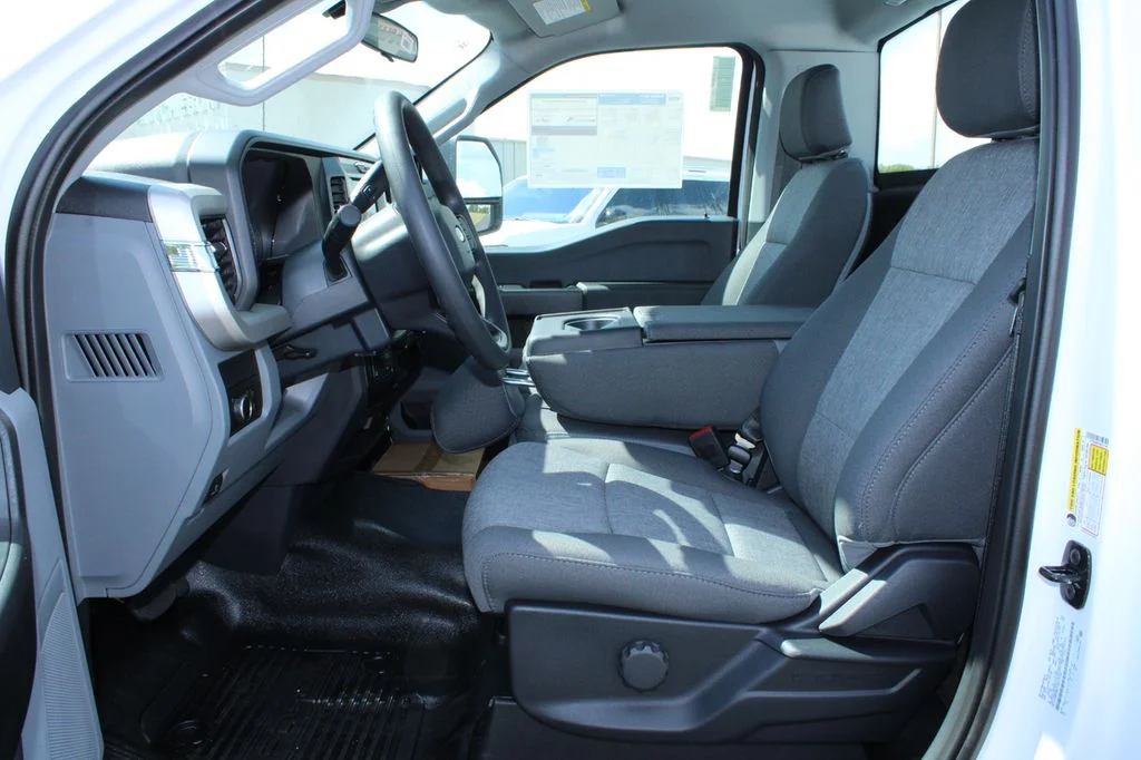 New 2027 Oxford White Ford F-350® XL image 24