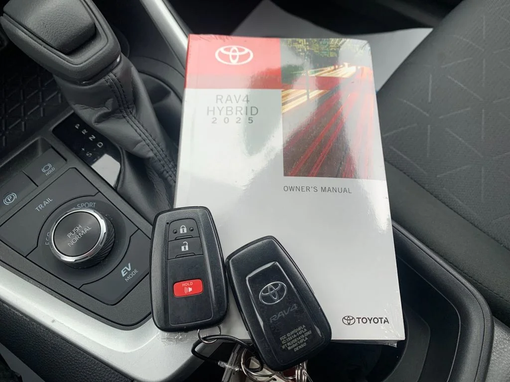 Used 2025 Silver Toyota XLE image 9