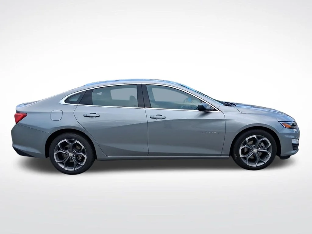 Used 2024 Gray Chevrolet LT image 4