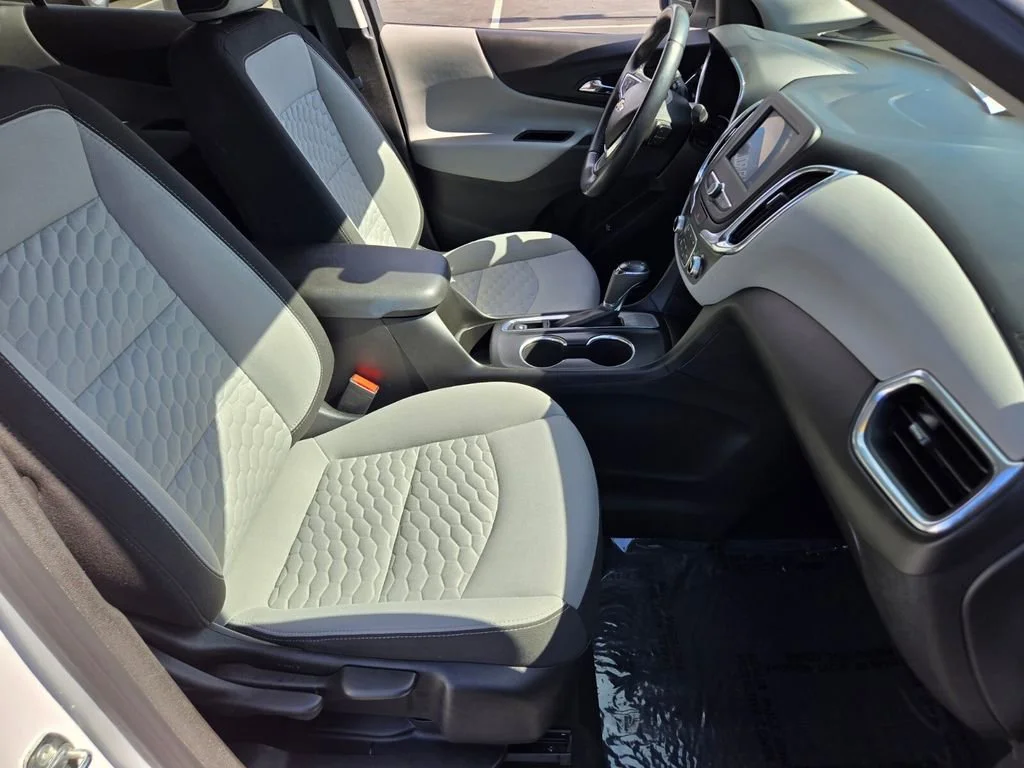 Used 2020 SUMMIT WHITE Chevrolet LT image 15