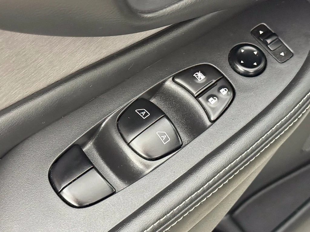 Used 2020 Black Nissan S image 14