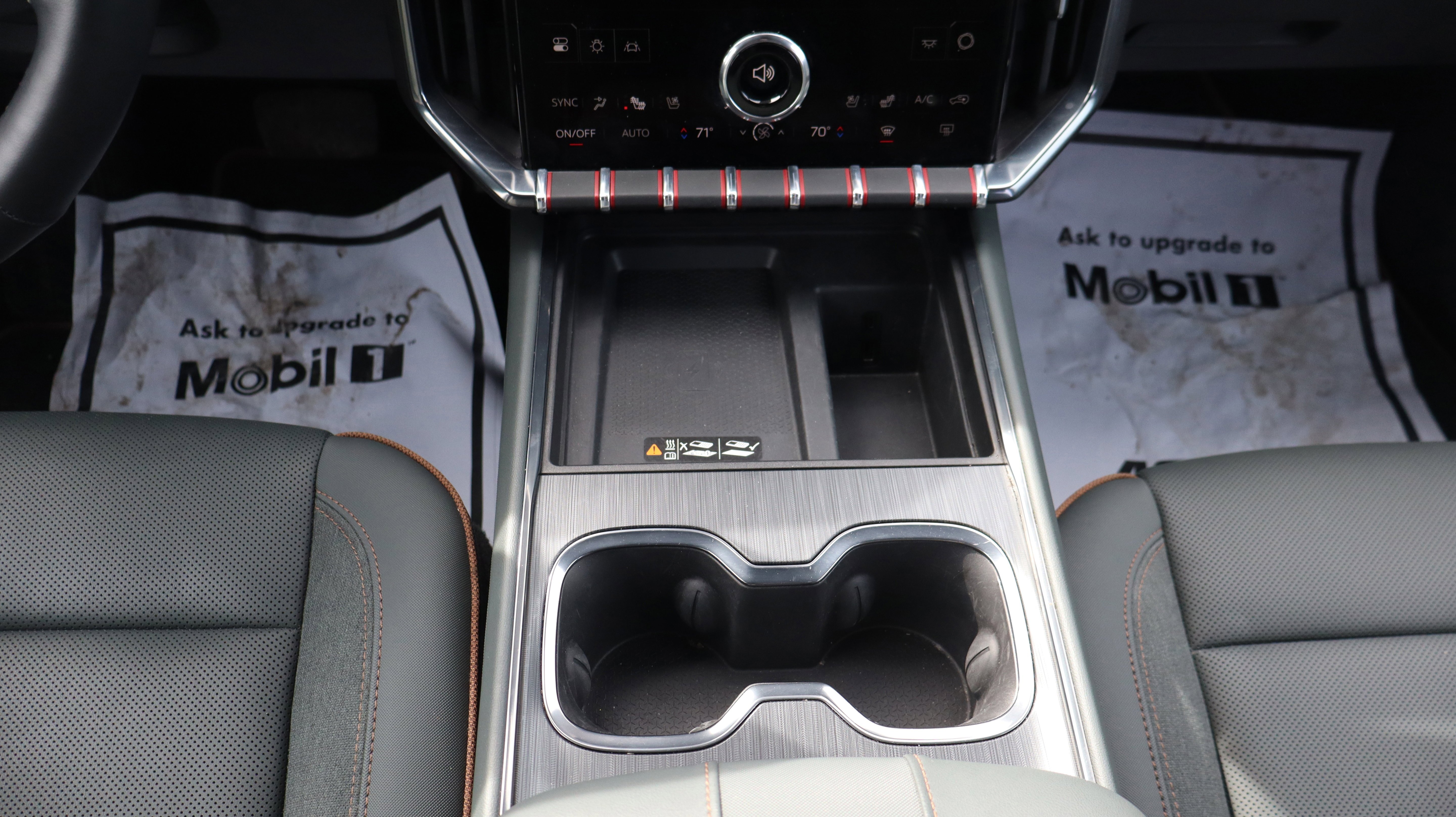 2024 GMC Acadia AT4 - Photo 12