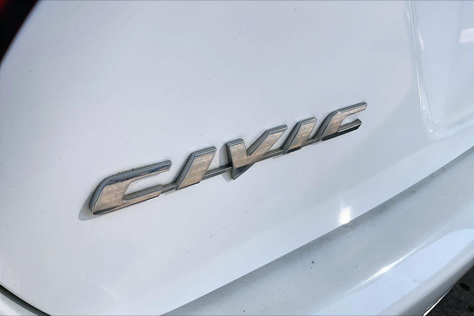 Used 2011 Taffeta White Honda LX image 29