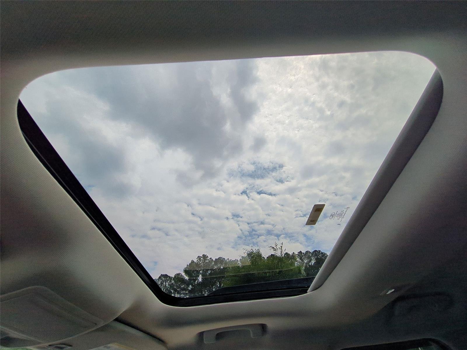 Used 2025 Oxford White Clearcoat Ford Outer Banks image 32