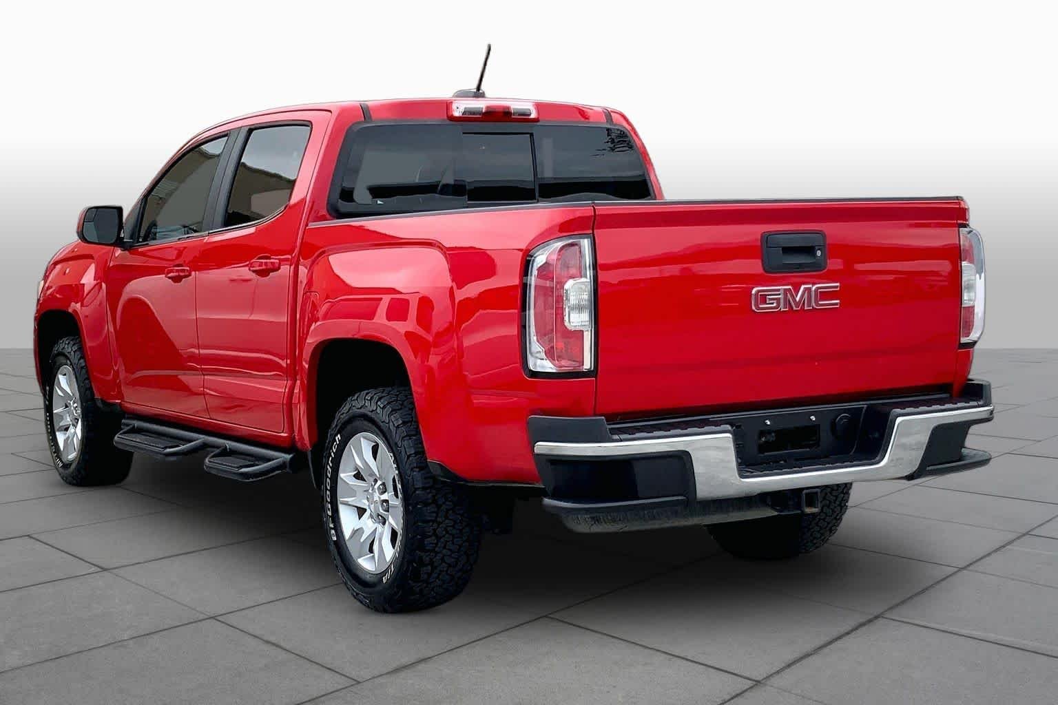 Used 2017 Cardinal Red GMC 4WD SLE image 11