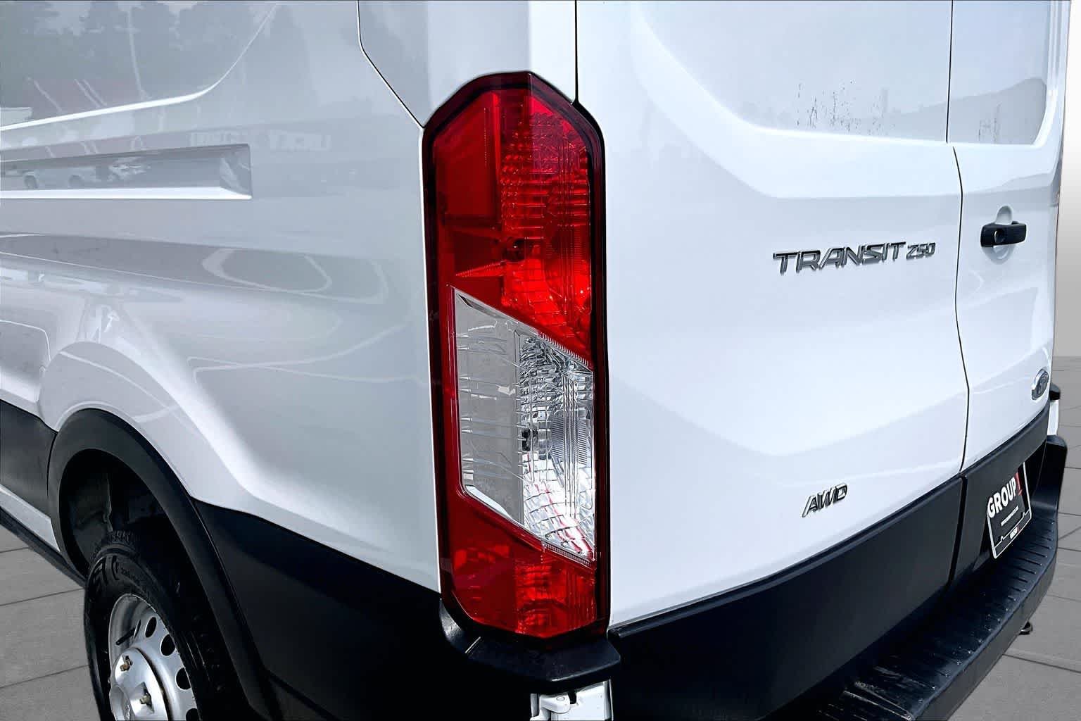 Used 2023 Oxford White Ford  image 31