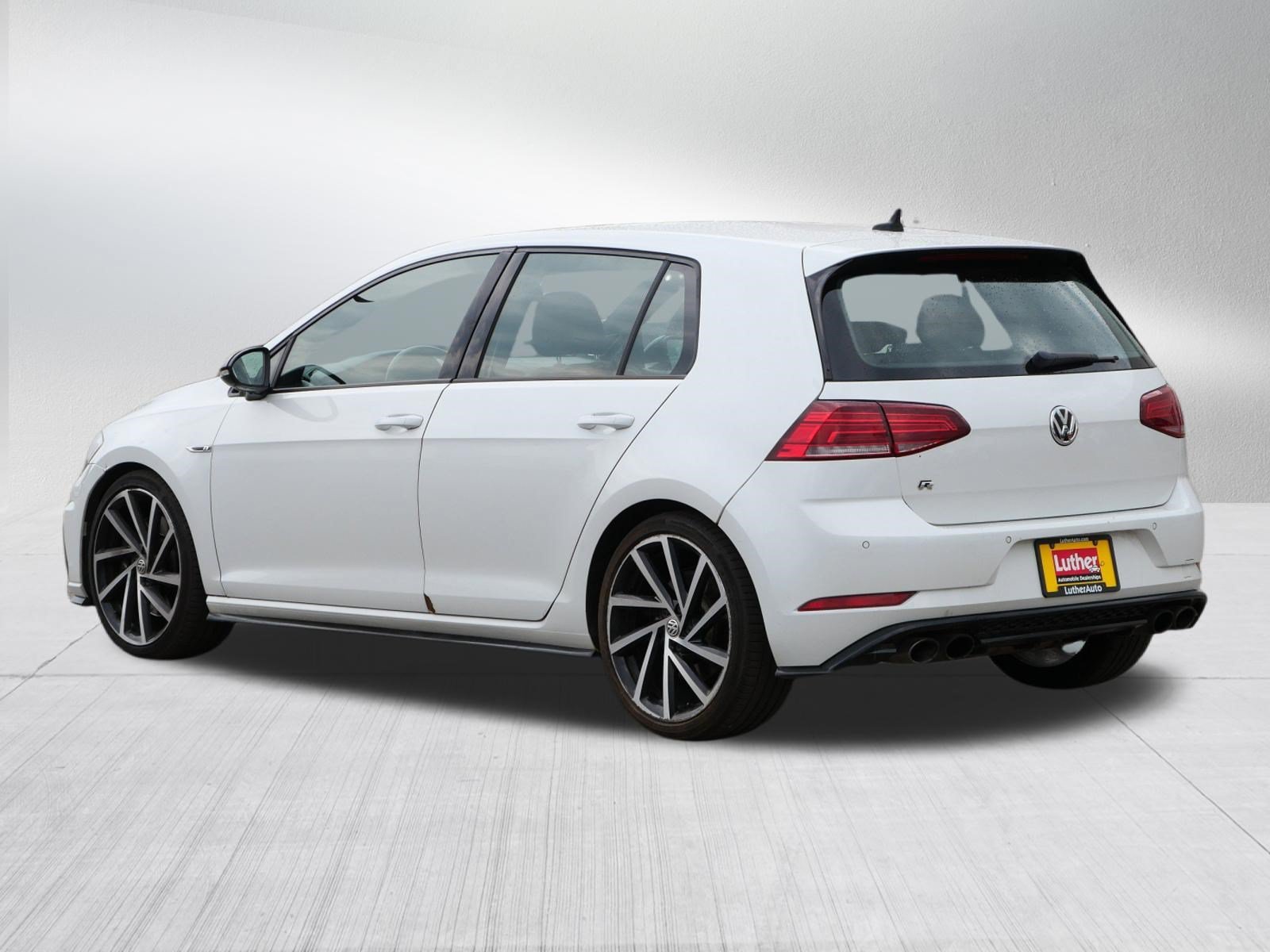 Used 2018 Oryx White Pearl Metallic Volkswagen HB W/DCC/ image 5