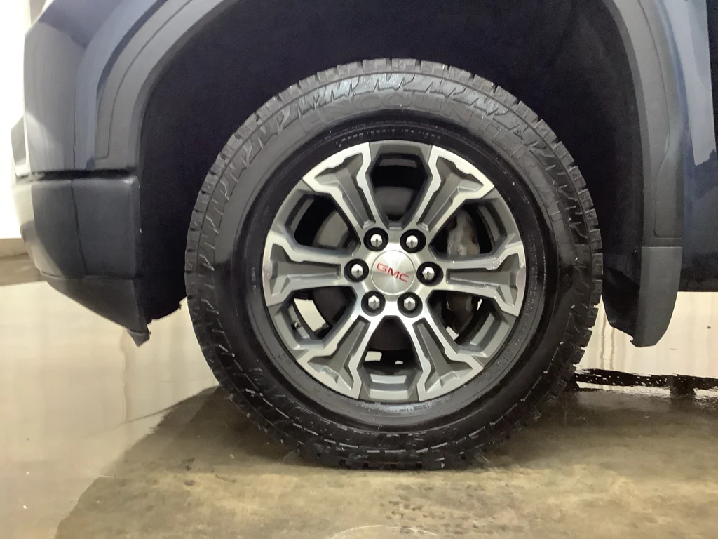 Used 2019 Pacific Blue Metallic GMC Fleet/Base image 23