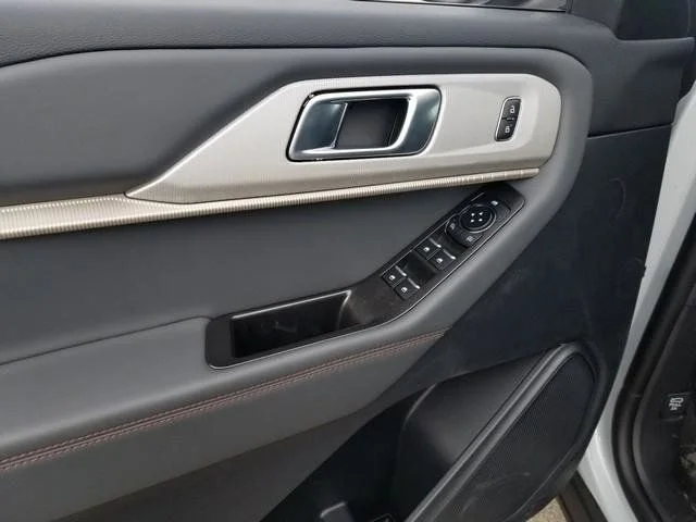 New 2026 Space White Metallic Ford Active image 45