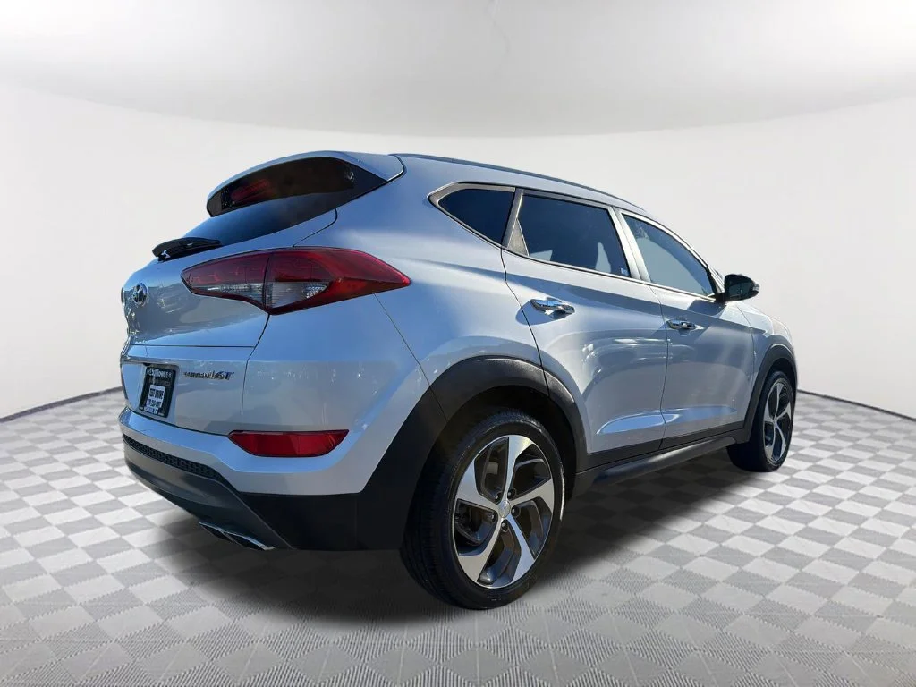 Used 2016 Silver Hyundai Limited image 5