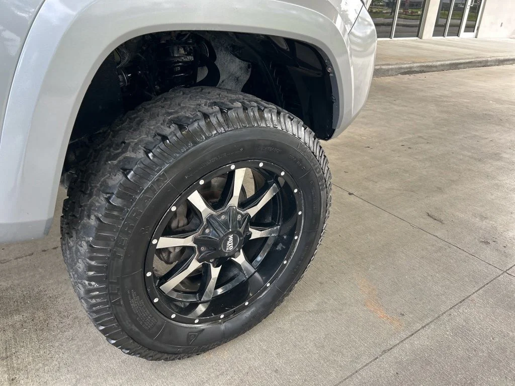 Used 2019 Silver Toyota SR5 image 17