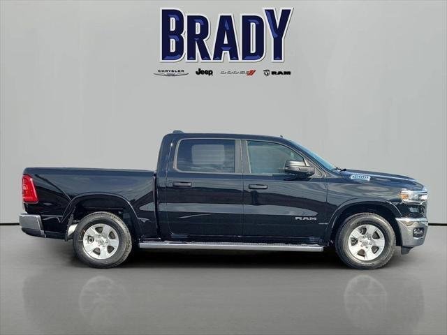 New 2026 Diamond Black Crystal Pearl-Coat Exterior Paint RAM BIG HORN image 2