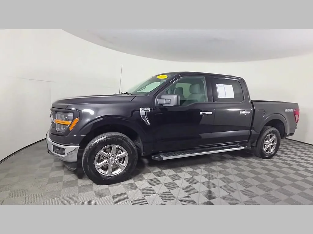 Used 2025 Black Metallic Ford XLT image 49