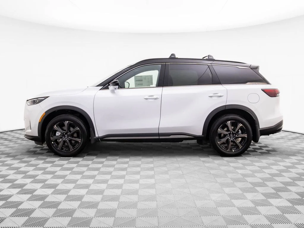 New 2027 2T RAD WHT INFINITI Autograph AWD image 2
