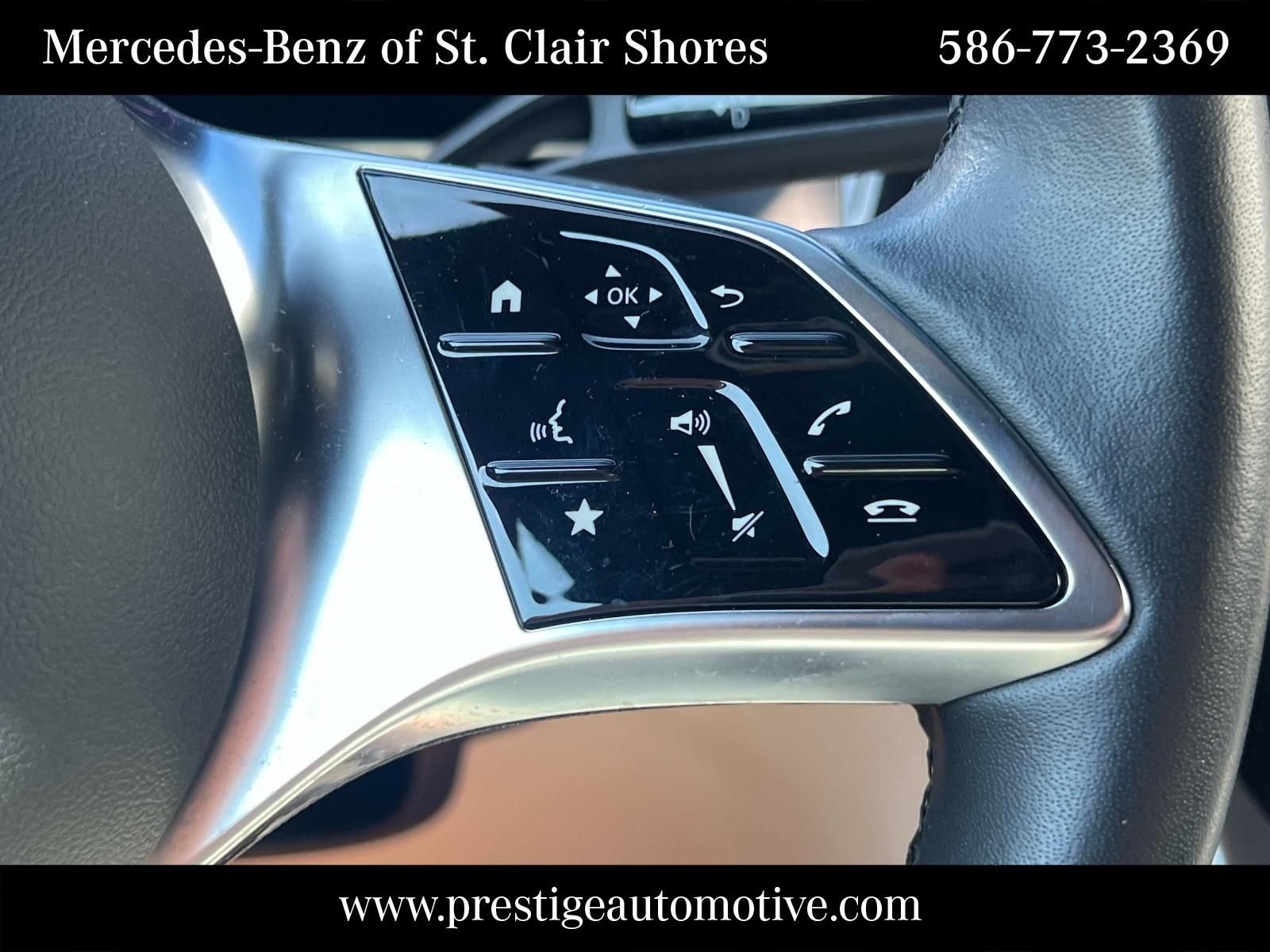 Certified Used 2025 White Mercedes-Benz GLC 300 image 28