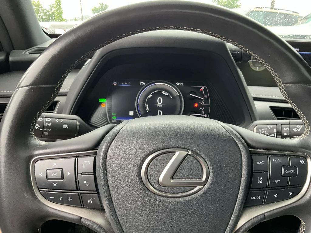 Used 2022 Eminent White Pearl Lexus PREM image 22