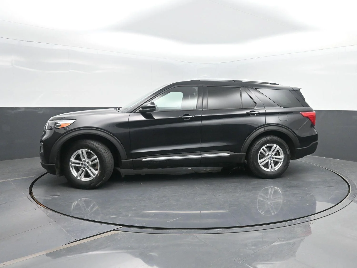 2020 Ford Explorer Limited 4WD's photo