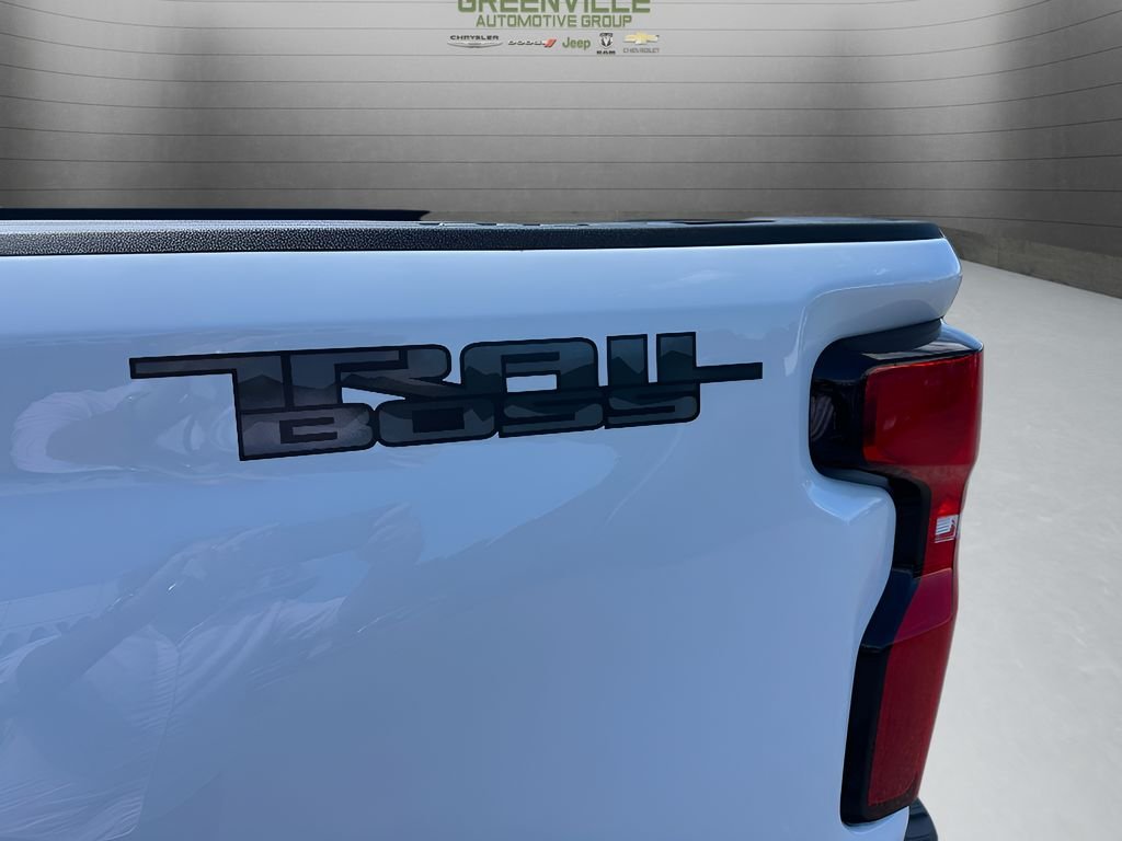 New 2026 Summit White Chevrolet LT image 10
