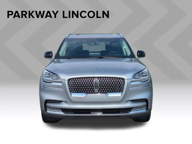 Used 2021 Silver Lincoln Reserve image 8