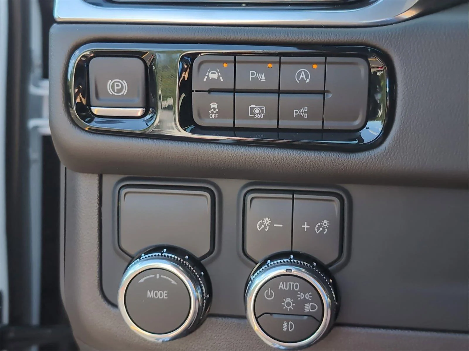 New 2026 Summit White GMC Elevation image 15